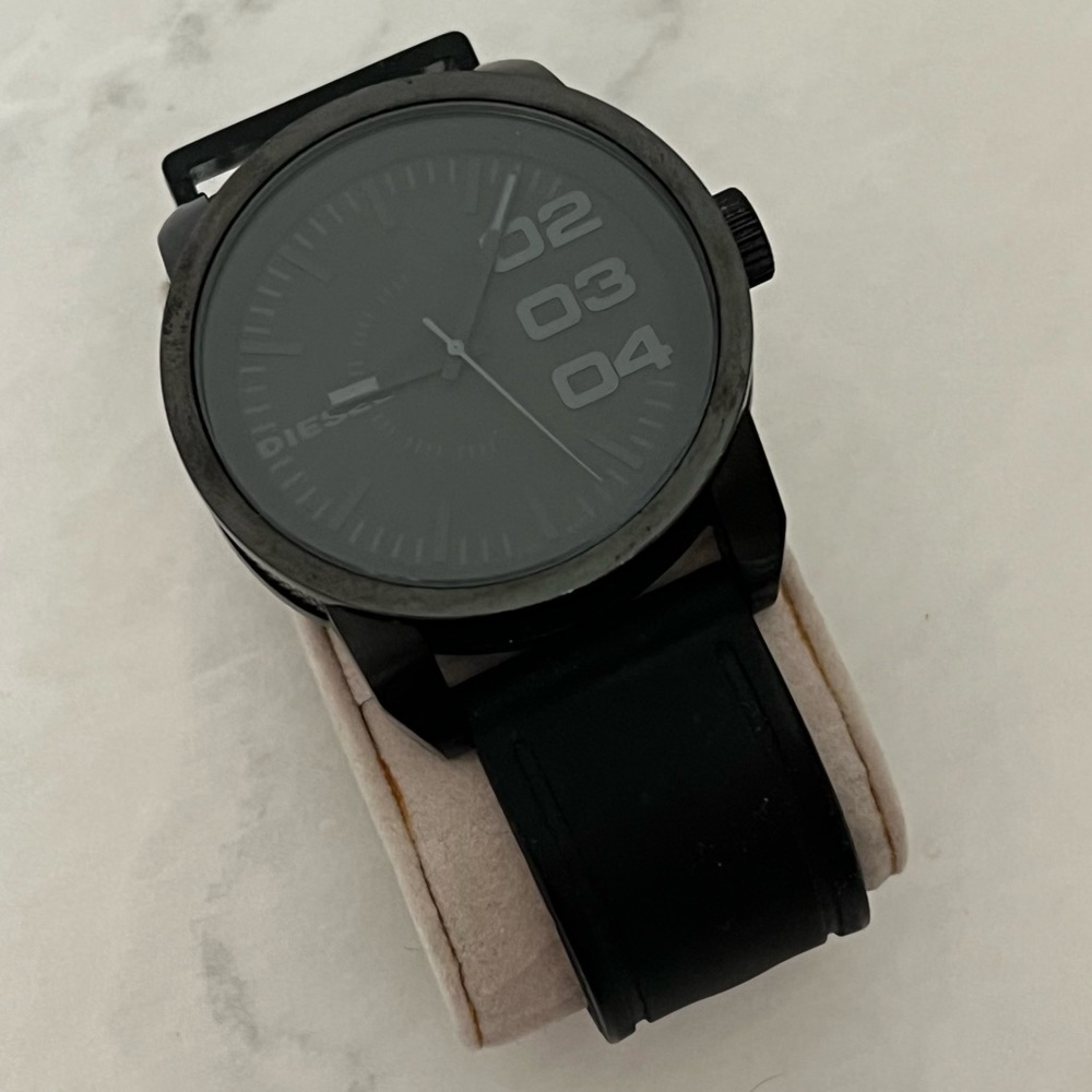 Diesel Men's Round Black Dial Watch With Black Silicone Strap